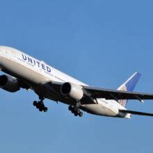 boeing 777 will struggle to maintain altitude|NTSB: United B777 lost altitude due to miscommunication.